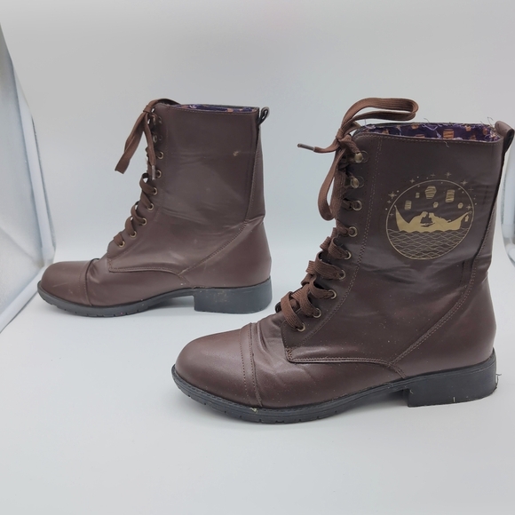 Hot Topic Disney Tangled "Lantern" Combat Boots Sz 10 - Picture 2 of 6